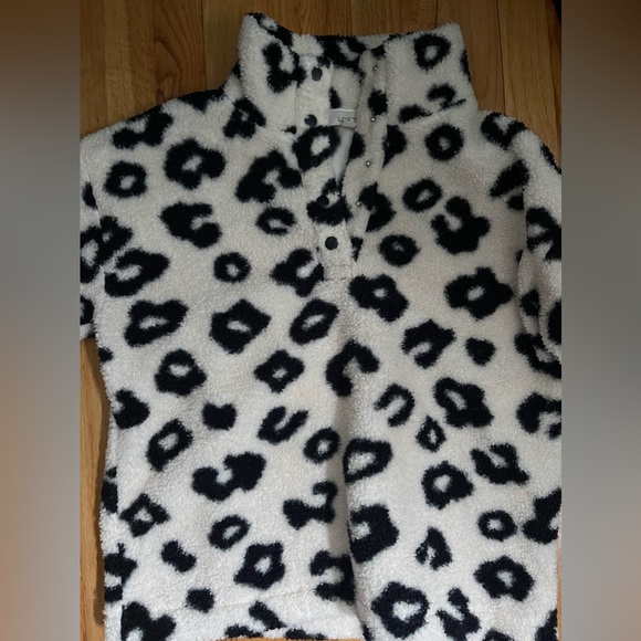 Fuzzy LOFT pattern quarter sweater size medium - Picture 2 of 5